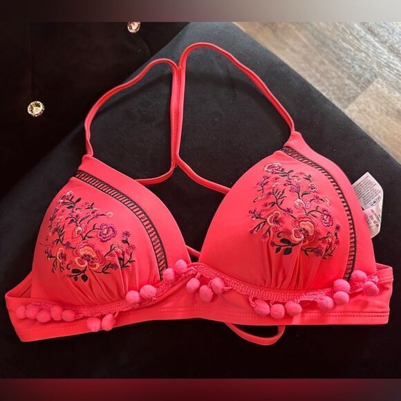 Time and Tru Women's Molded Flamengo Dancer
Тор Size M - Picture 16 of 17